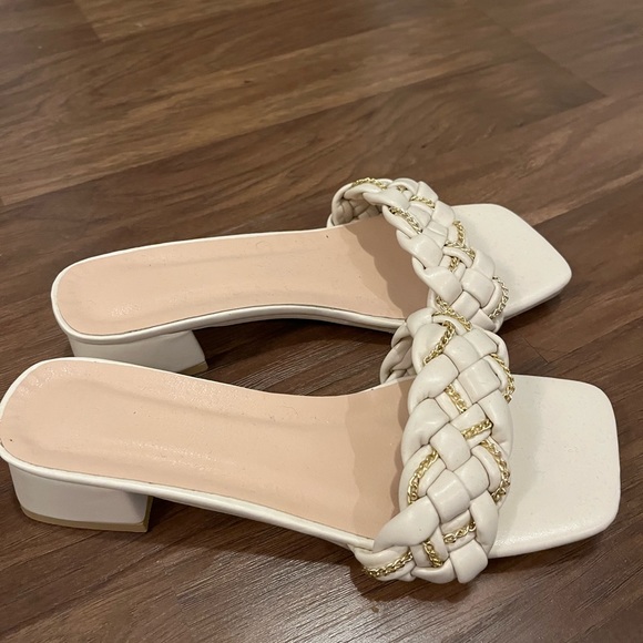 ! 2 for 20 ! GOLD AND WHITE LOW PLATFORM HEELS - Picture 1 of 6